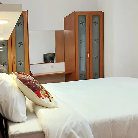 Chloe Maxi 108 Sqm 아파트