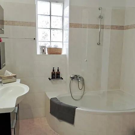 Chloe Maxi 108 Sqm * 카스토리아