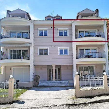 Chloe Maxi 108 Sqm Castória