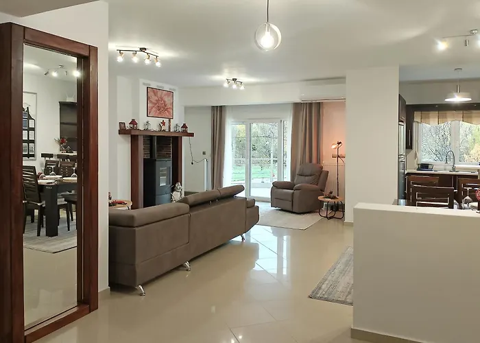 Apartman Chloe Maxi 108 Sqm Kasztoriá