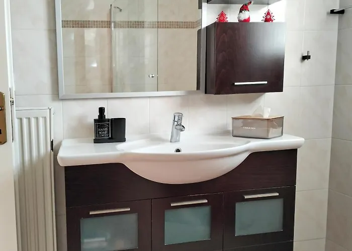 Chloe Maxi 108 Sqm Kasztoriá